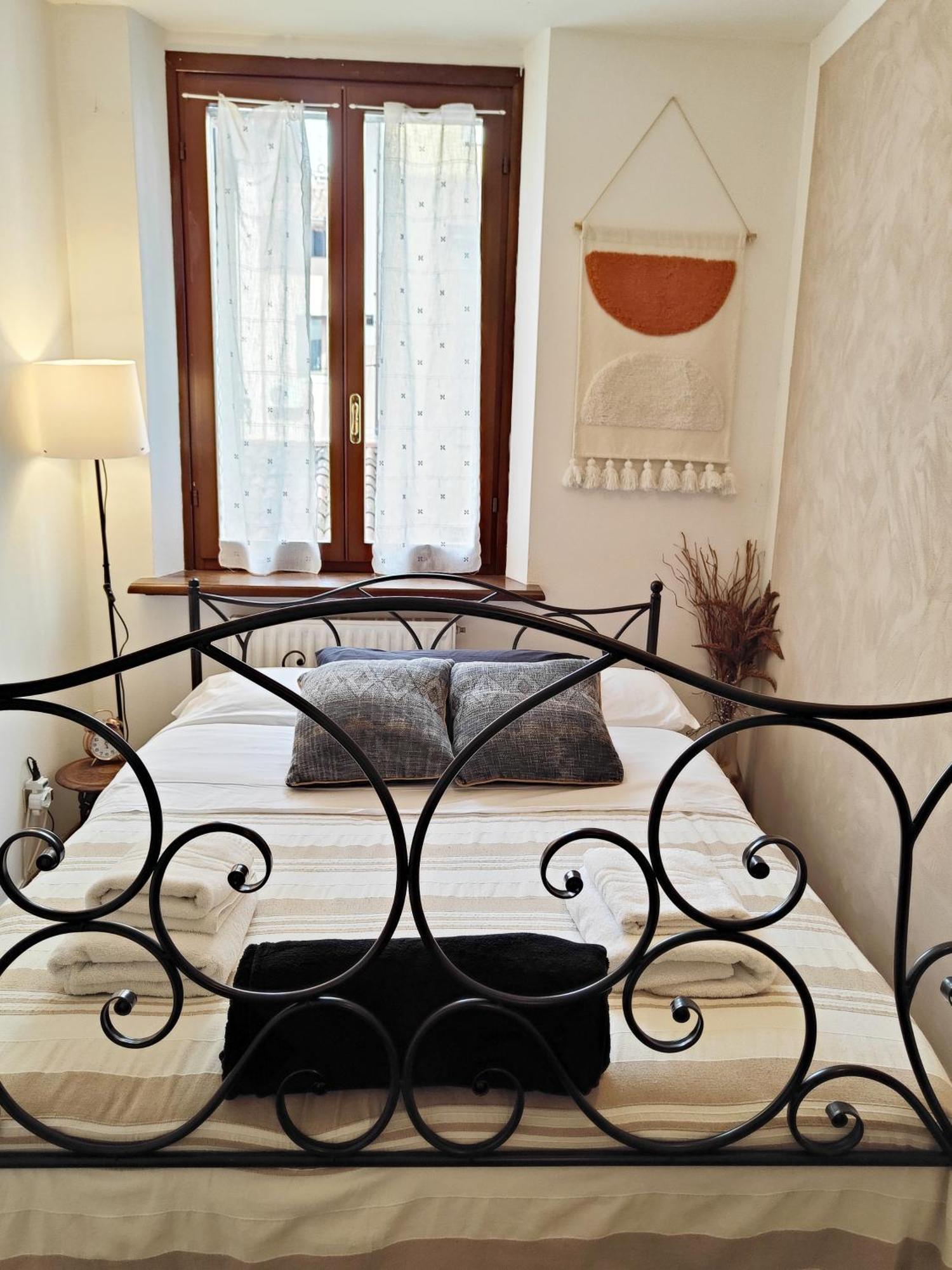 Le Case Di Sara Parking And Two Rooms In The Historic Center أوديني المظهر الخارجي الصورة